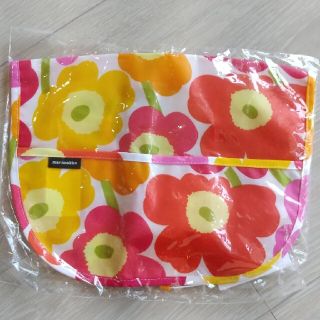 マリメッコ(marimekko)のマリメッコ marimekko お食事エプロン スタイ 新品(お食事エプロン)