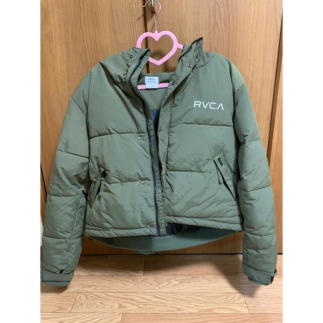 RVCA(ルーカ)の【大幅値下げ！】RVCA ダウンコート カーキ レディースのジャケット/アウター(ダウンコート)の商品写真