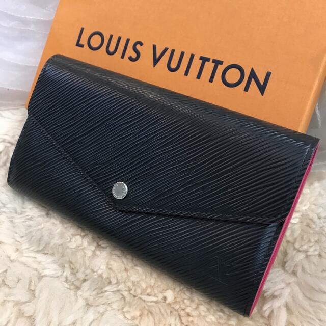 高評価のクリスマスプレゼント LOUIS VUITTON ルイヴィトン エピ 二つ折り長財布 黒xピンク 財布