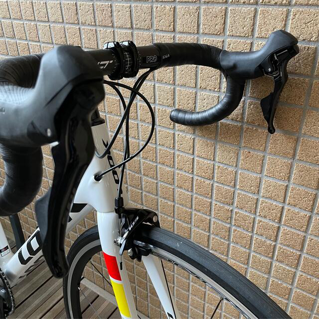 LOOK(ルック)の専用ロードバイク LOOK 785 HUEZ R7000身長166-171cm スポーツ/アウトドアの自転車(自転車本体)の商品写真