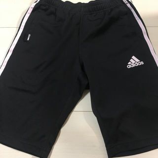 アディダス(adidas)のハーフパンツ　アディダス　M(ハーフパンツ)