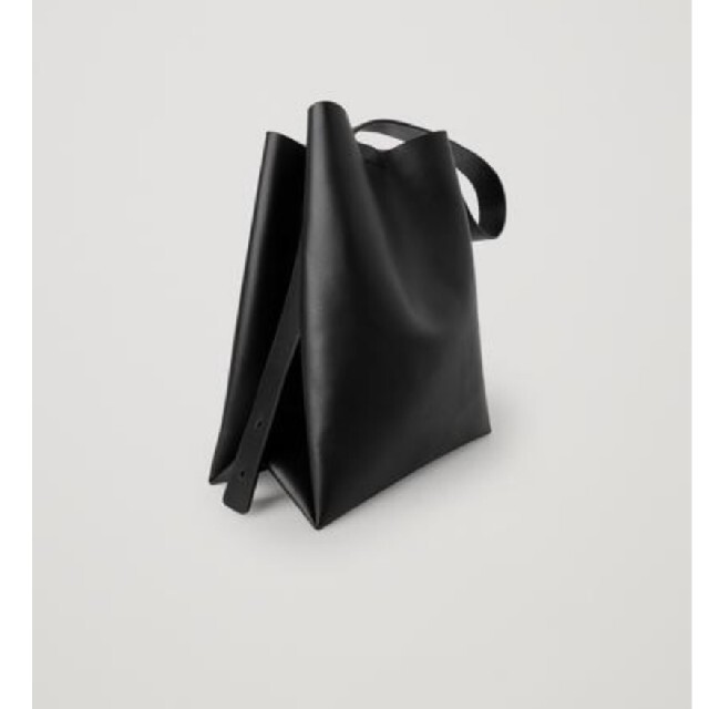 COS(コス)のCOS レザーミニバッグ レディースのバッグ(ショルダーバッグ)の商品写真