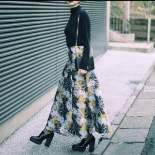 アメリヴィンテージ(Ameri VINTAGE)の☆ゆうこ様専用☆ ABSTRACT FLOWER MERMAID SKIRT(ロングスカート)