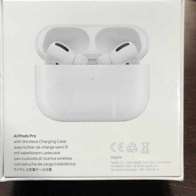 海外で買 【新品未開封】Apple AirPods Pro(エアポッド) MWP22J/A オーディオ機器