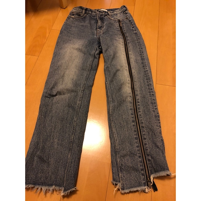 Ameri VINTAGE(アメリヴィンテージ)のAMERI アメリ ZIPPER STRAIGHT DENIM デニム レディースのパンツ(デニム/ジーンズ)の商品写真