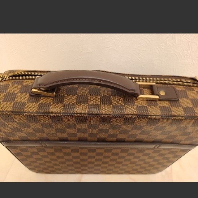 LOUIS VUITTON(ルイヴィトン)の🍀sale🍀　LOUISVUITTON ダミエ　ショルダーバック メンズのバッグ(ビジネスバッグ)の商品写真