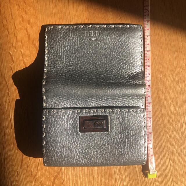 FENDI(フェンディ)のFENDI 2つ折り財布　ピーカブーセレリア　シルバー レディースのファッション小物(財布)の商品写真
