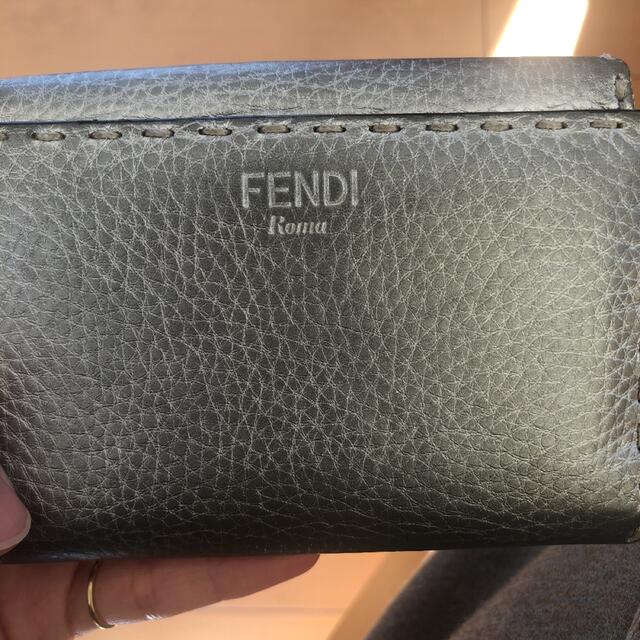 FENDI(フェンディ)のFENDI 2つ折り財布　ピーカブーセレリア　シルバー レディースのファッション小物(財布)の商品写真