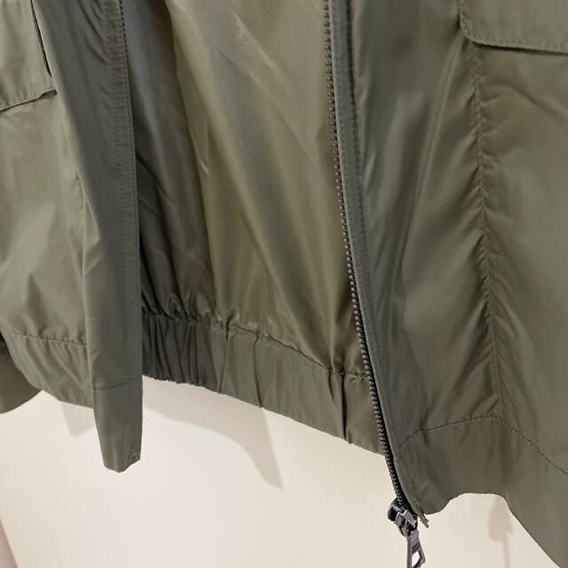 A.P.C(アーペーセー)のA.P.C マウンテンパーカー　カーキ　深緑　パーカー レディースのジャケット/アウター(ナイロンジャケット)の商品写真