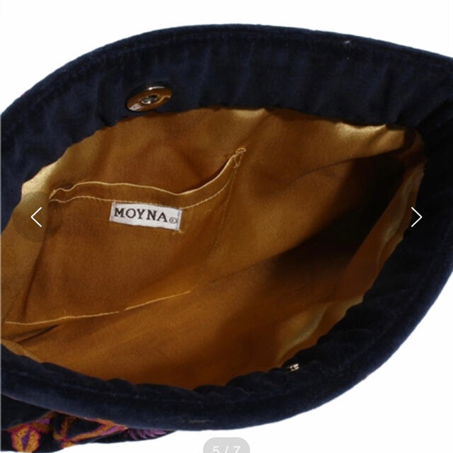 Ron Herman(ロンハーマン)のMOYNA モイナ　ベロア 刺繍クラッチバッグ レディースのバッグ(クラッチバッグ)の商品写真