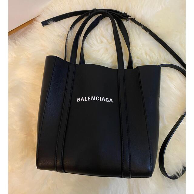 Balenciaga(バレンシアガ)のバレンシアガ EVERYDAY XXS トートバッグ 黒 2回使用 USED美品 レディースのバッグ(トートバッグ)の商品写真