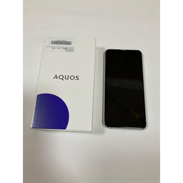 AQUOS(アクオス)のSHARP AQUOS Sense3  Basic シルバー sim フリー スマホ/家電/カメラのスマートフォン/携帯電話(スマートフォン本体)の商品写真