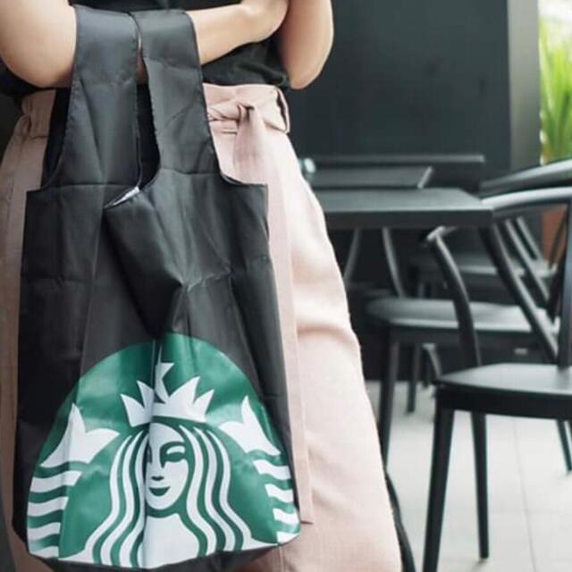 Starbucks Coffee(スターバックスコーヒー)のs-eco様専用出品 starbucks スターバックス エコバッグ2枚セット レディースのバッグ(トートバッグ)の商品写真