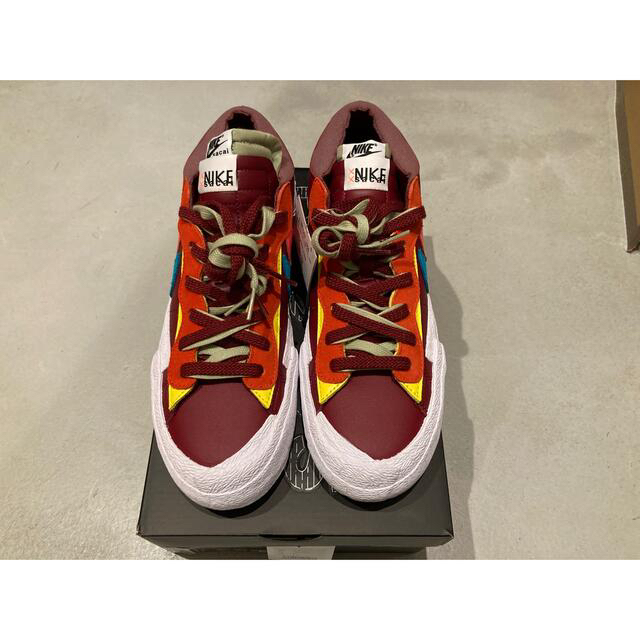 sacai(サカイ)の【sacai × KAWS × Nike】Blazer Low Team Red メンズの靴/シューズ(スニーカー)の商品写真