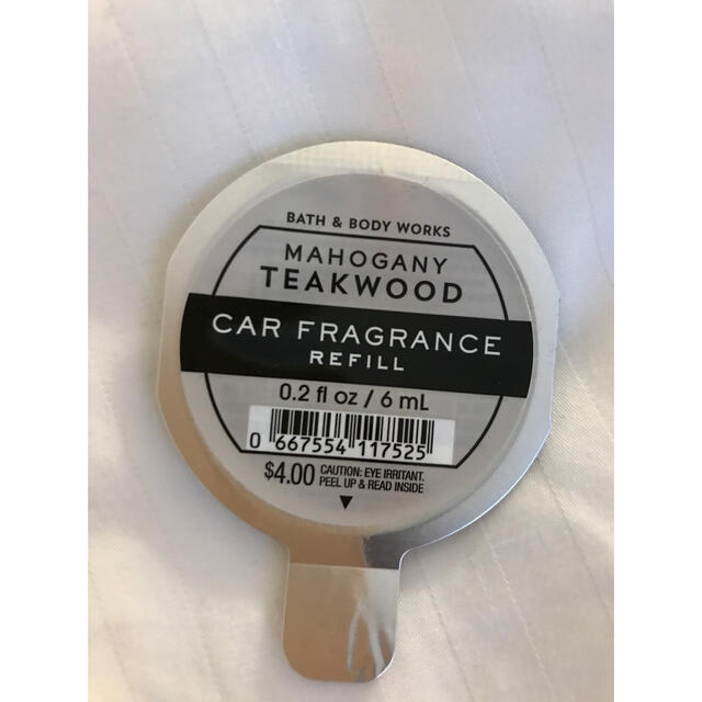 Bath & Body Works(バスアンドボディーワークス)のバスアンドボディワークスのカーフレグランスホルダーとリフィルのセット コスメ/美容のリラクゼーション(アロマポット/アロマランプ/芳香器)の商品写真