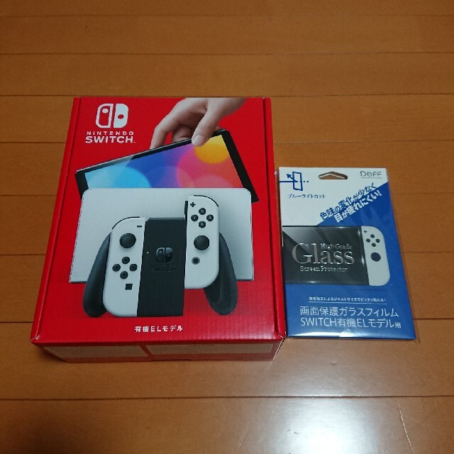 ☆新品未開封☆NintendoSwitch有機Eモデル　ホワイト ガラスフィルム