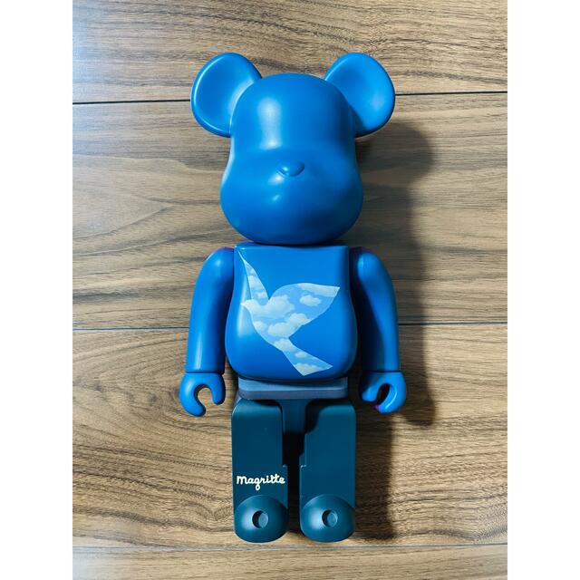 BE@RBRICK × René Magritte 100% & 400%