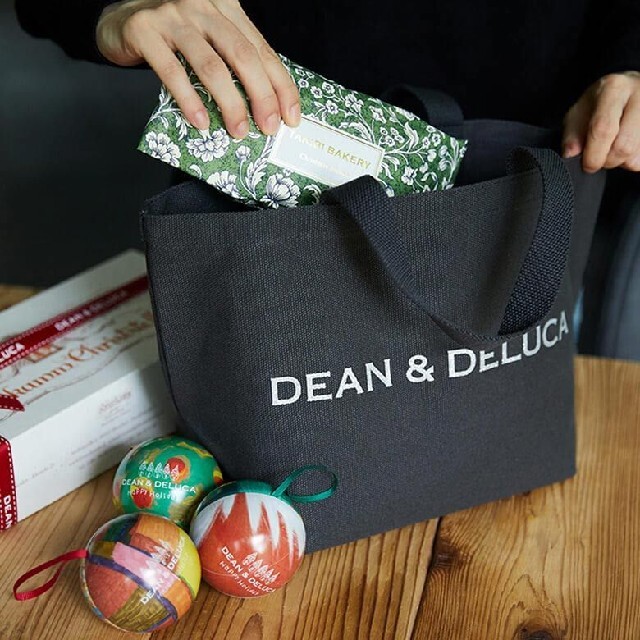 DEAN & DELUCA(ディーンアンドデルーカ)のディーン&デルーカ  チャリティー トート 2021  ストーングレー S   レディースのバッグ(トートバッグ)の商品写真