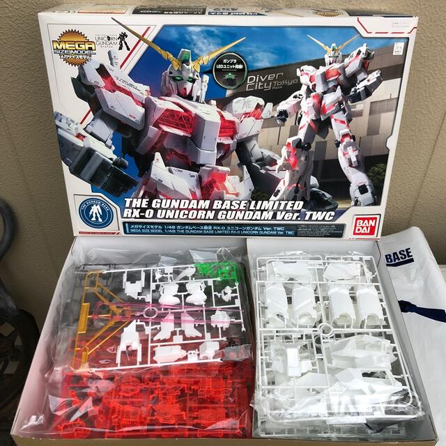 Mega size model 1/48 Gundam Base Limited RX-0 Unicorn Gundam Ver. TWC New  Japan