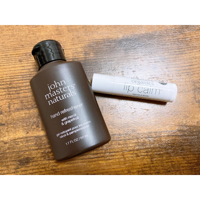 John Masters Organics(ジョンマスターオーガニック)のjohn masters organics ホリデー限定cheerful 新品 コスメ/美容のスキンケア/基礎化粧品(リップケア/リップクリーム)の商品写真