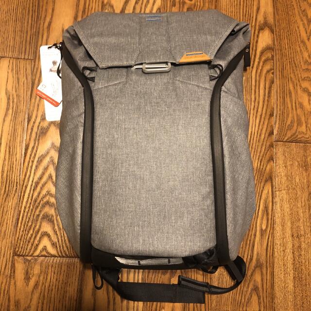 Peak Design everyday backpack 新品未使用 スマホ/家電/カメラのカメラ(ケース/バッグ)の商品写真