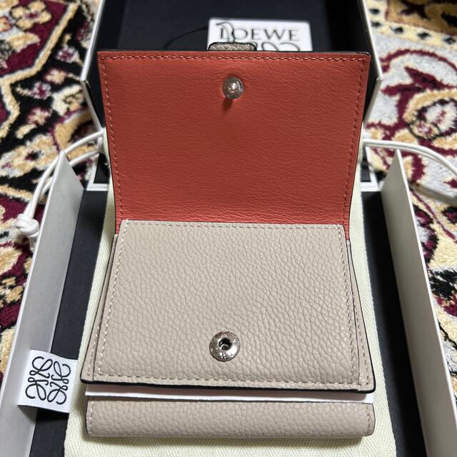 LOEWE(ロエベ)のLOEWE ⭐︎ トライフォールドウォレット(未使用.新品) レディースのファッション小物(財布)の商品写真