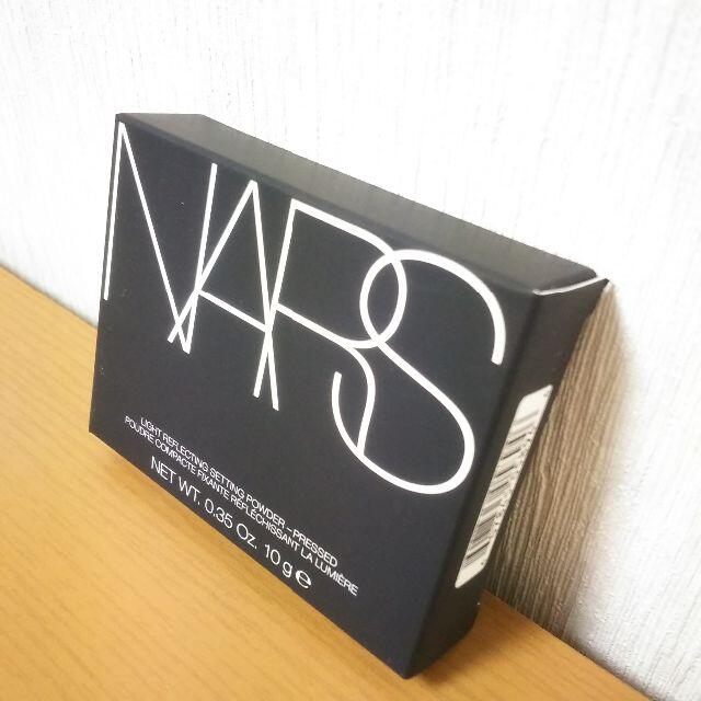 NARS(ナーズ)の[新品送料込] ナーズ ライトリフレクティング セッティングパウダー プレストN コスメ/美容のベースメイク/化粧品(フェイスパウダー)の商品写真