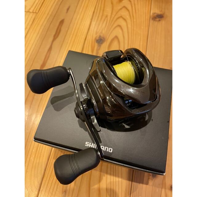 SHIMANO(シマノ)のアンタレス　dcmd 右ハンドル　SHIMANO スポーツ/アウトドアのフィッシング(リール)の商品写真