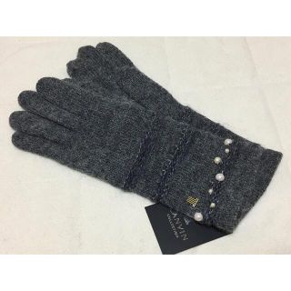 ランバンコレクション(LANVIN COLLECTION)の44新品♪LANVIN COLLECTION パール付きニット手袋グレー(手袋)