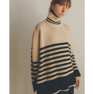 ステュディオス(STUDIOUS)の【新品未使用】TURTLE WIDE SLIT KNIT TOPS アイボリー1(ニット/セーター)