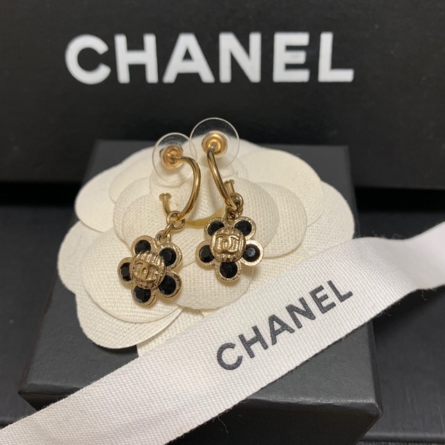CHANEL♡ブラックビジュー フラワー ピアス カメリア | vizoobras.com.br