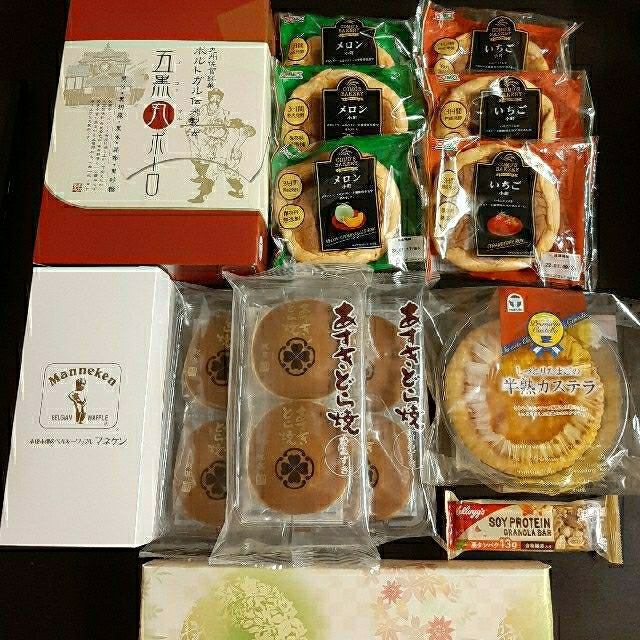 changun様専用　和菓子＆どら焼ワッフル＆パン２種＆カステラ＆丸ボーロ＆バー | フリマアプリ ラクマ