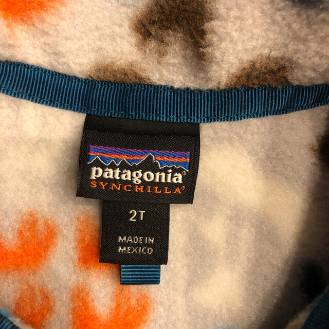 patagonia(パタゴニア)のパタゴニア  Patagonia フリース　2T キッズ　ベビー キッズ/ベビー/マタニティのキッズ服男の子用(90cm~)(ジャケット/上着)の商品写真