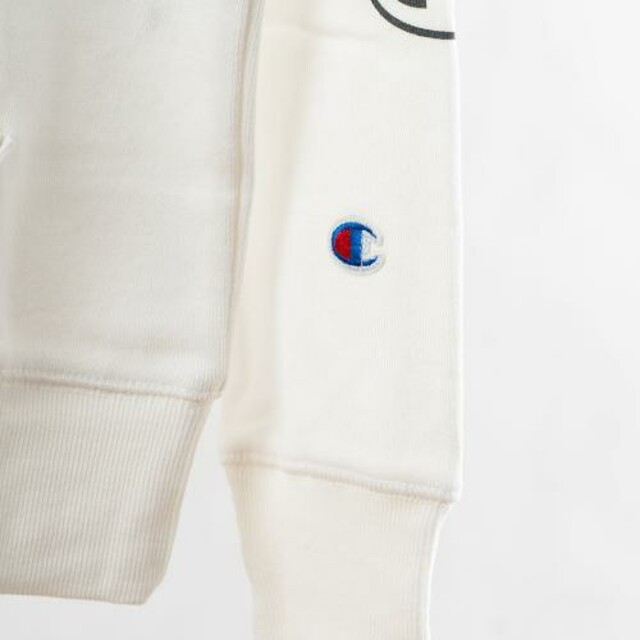 Champion(チャンピオン)のチャンピオン Sleeve Logo パーカー 【新品未使用】ホワイトL レディースのトップス(パーカー)の商品写真