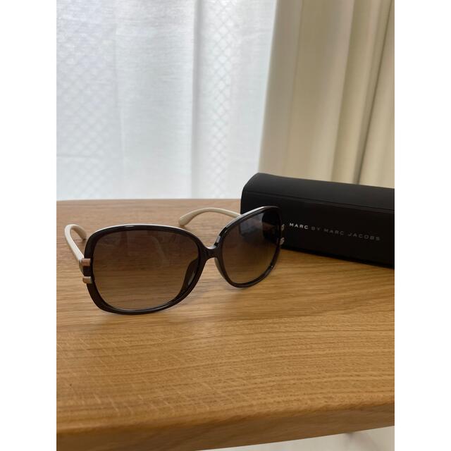 MARC BY MARC JACOBS(マークバイマークジェイコブス)の【美品】サングラス　MARC BY MARC JACOBS 一度のみ使用 レディースのファッション小物(サングラス/メガネ)の商品写真