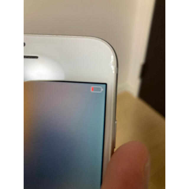 サイズ Apple シルバー SIMロック解除済みの通販 by チャッキー's shop｜アップルならラクマ - iPhone8 64GB あくまで