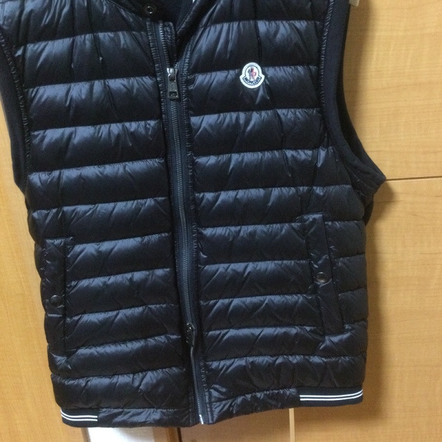 MONCLER(モンクレール)のモンクレール  ダウン　ベスト メンズのジャケット/アウター(ダウンベスト)の商品写真