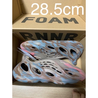 アディダス(adidas)のadidas YEEZY Foam Runner "Mx Sand Grey"(サンダル)