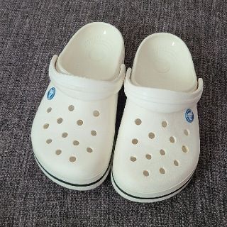 クロックス(crocs)のクロックス　crocs　白　ホワイト　22　4-6　靴　サンダル　スリッポン(サンダル)