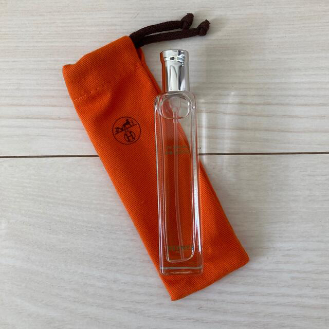 Hermes(エルメス)のエルメス UN JARDIN SURLE TOIT コスメ/美容の香水(香水(女性用))の商品写真