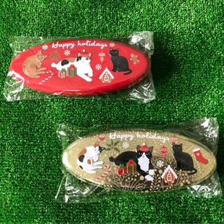 カルディ(KALDI)のカルディ　KALDI　クリスマスネコオーバル缶　赤　レッド　ゴールド　2個(菓子/デザート)