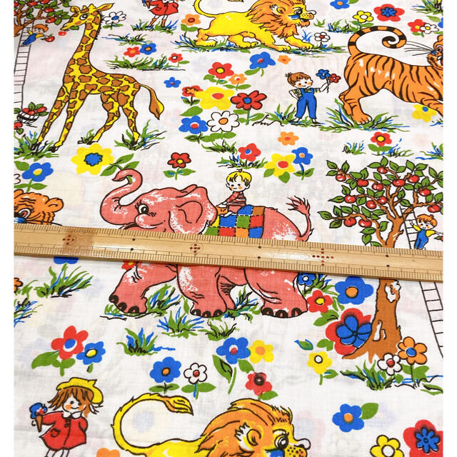 アメリカ USA ビンテージ vintage 生地 未使用 カラフル アニマル柄 | フリマアプリ ラクマ アメリカ USA ビンテージ vintage 生地 未使用 カラフル アニマル柄 | フリマアプリ ラクマ