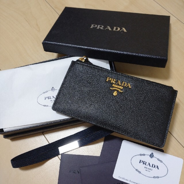 PRADA(プラダ)のプラダ PRADA サフィアーノ フラグメントケース カードケース レディースのファッション小物(財布)の商品写真