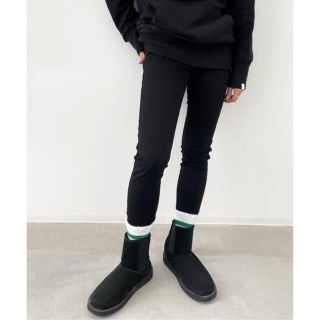 アパルトモンドゥーズィエムクラス(L'Appartement DEUXIEME CLASSE)の【Skinny Denim】スキニーデニム ブラック 25サイズ(スキニーパンツ)