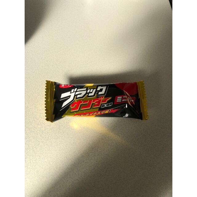 【6個】ブラックサンダー　ミニバー 食品/飲料/酒の食品(菓子/デザート)の商品写真