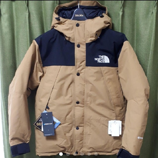 THE NORTH FACE(ザノースフェイス)のノースフェイス　マウンテンダウン　ブリティッシュカーキ メンズのジャケット/アウター(ダウンジャケット)の商品写真