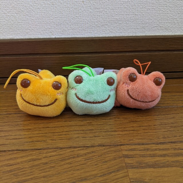 かえるのピクルス　ぬいぐるみ エンタメ/ホビーのおもちゃ/ぬいぐるみ(ぬいぐるみ)の商品写真