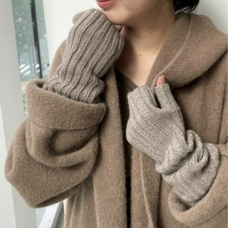 アパルトモンドゥーズィエムクラス(L'Appartement DEUXIEME CLASSE)のL'AppartementArm Warmer(手袋)