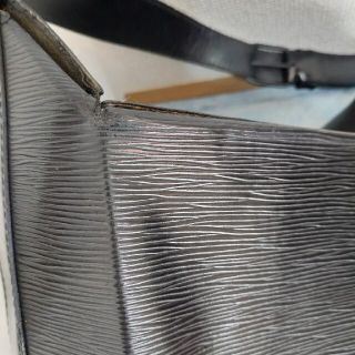 LOUIS VUITTON - ルイヴィトン サックソウ エピ ワンショルダーバッグ