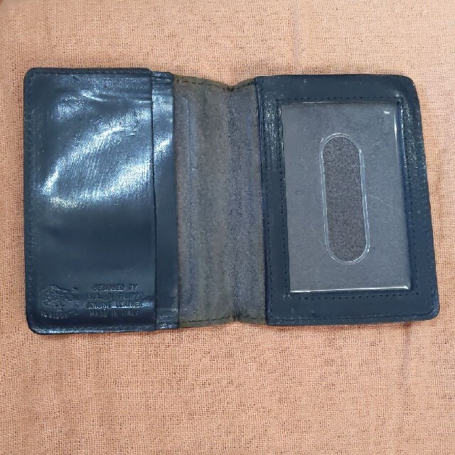 IL BISONTE(イルビゾンテ)のイルビゾンテ 二つ折りパスケース メンズのファッション小物(名刺入れ/定期入れ)の商品写真
